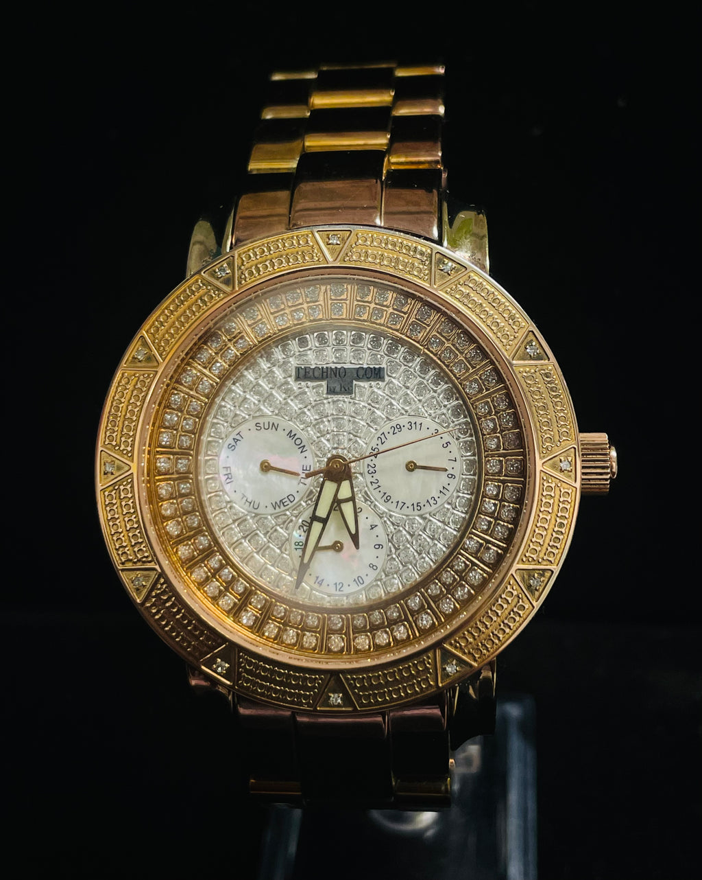 Techno watch gold sale