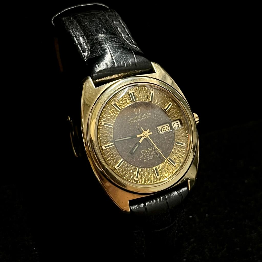 Omega constellati s fashion electronic f300hz gold