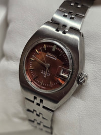 SEIKO, Beautiful SS w/ Date Feature, Unique Ladies Wristwatch - $6K APR w/ COA!! APR57