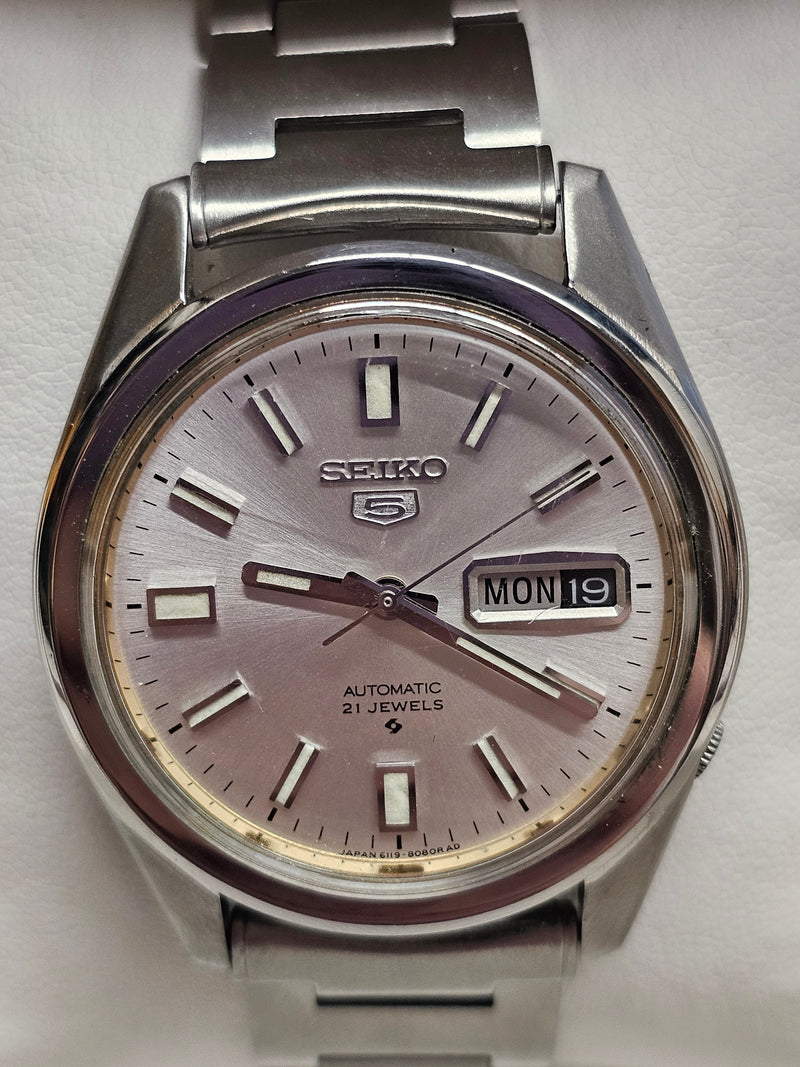 SEIKO Day-Date Feature, Steel Case, Brand New Men's Wristwatch - $6K APR w/ COA! APR57