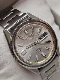 SEIKO Day-Date Feature, Steel Case, Brand New Men's Wristwatch - $6K APR w/ COA! APR57