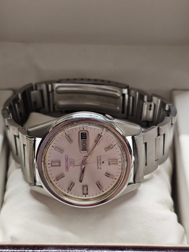 SEIKO Day-Date Feature, Steel Case, Brand New Men's Wristwatch - $6K APR w/ COA! APR57