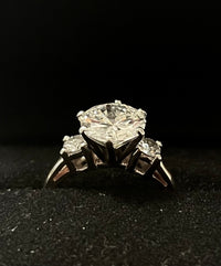 LADIES THREE ROUND CUT DIAMOND RING SOLID YELLOW GOLD SETTING- $125k APR w/ CoA! APR57