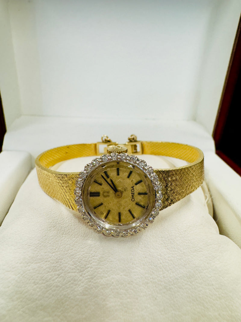 Ladie's Omega Wristwatch of 27 Round Diamonds, Solid Gold  -  $25K APR w/ COA!!! APR57