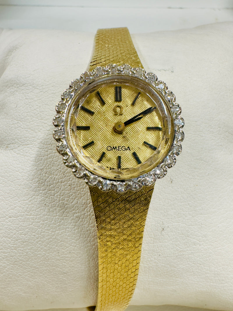 Ladie's Omega Wristwatch of 27 Round Diamonds, Solid Gold  -  $25K APR w/ COA!!! APR57