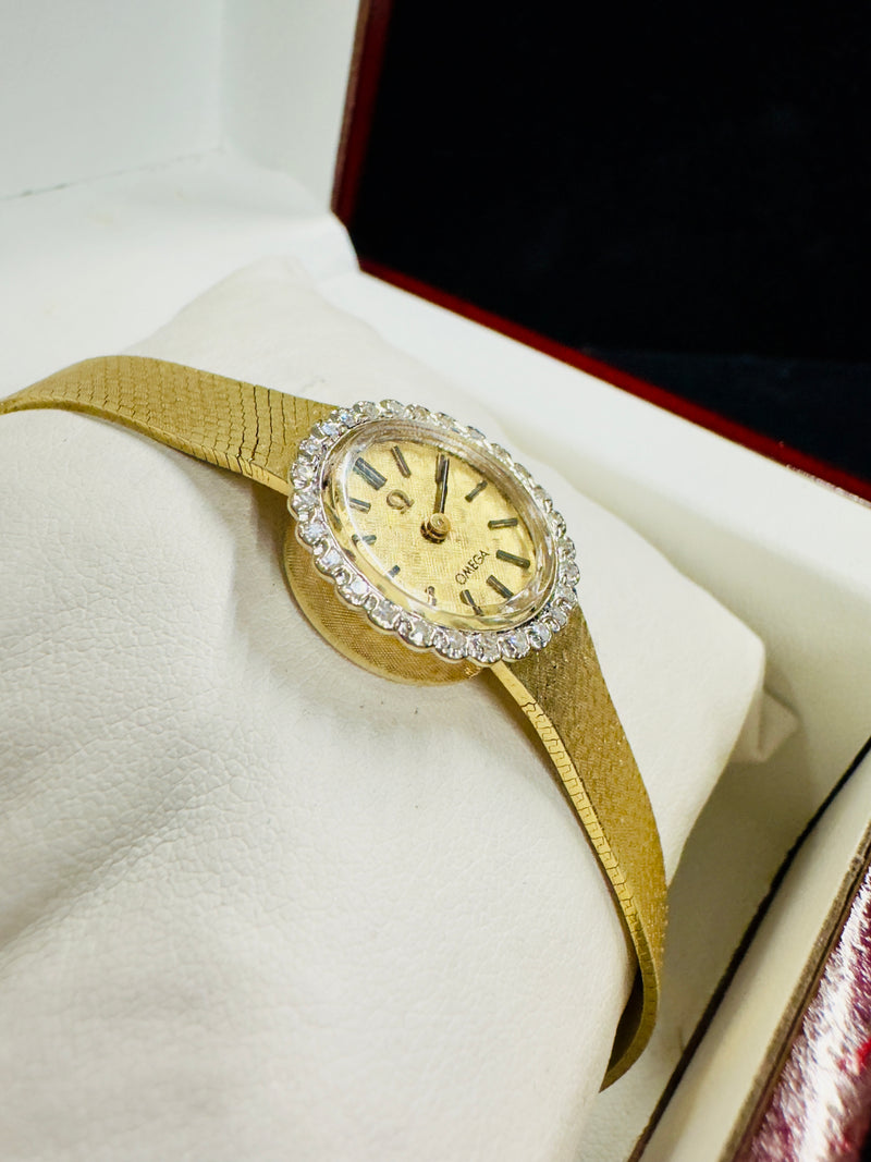 Ladie's Omega Wristwatch of 27 Round Diamonds, Solid Gold  -  $25K APR w/ COA!!! APR57