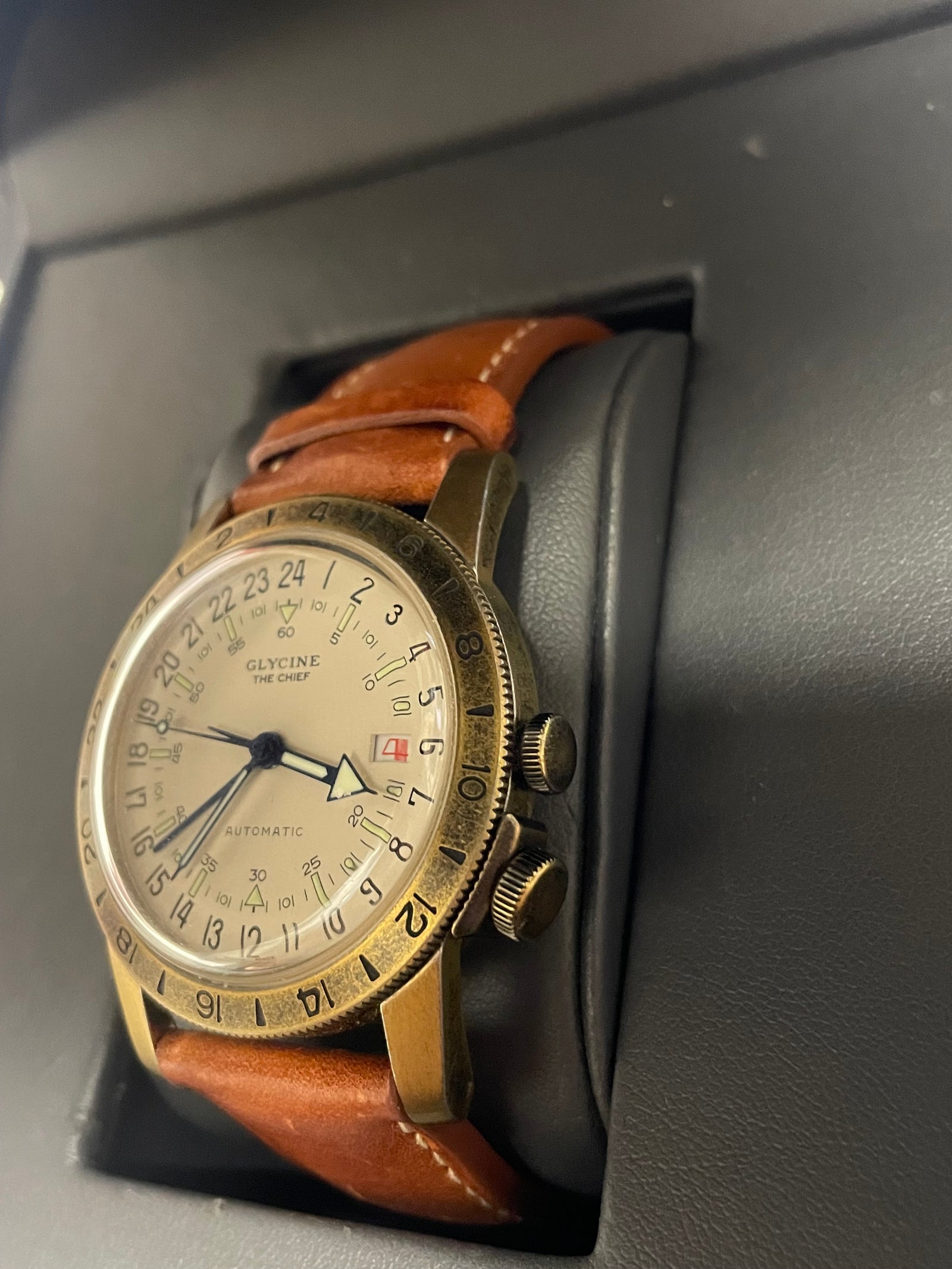 Glycine The Chief Watch Bronze Bezel Off White Dial Rare Model 4K A