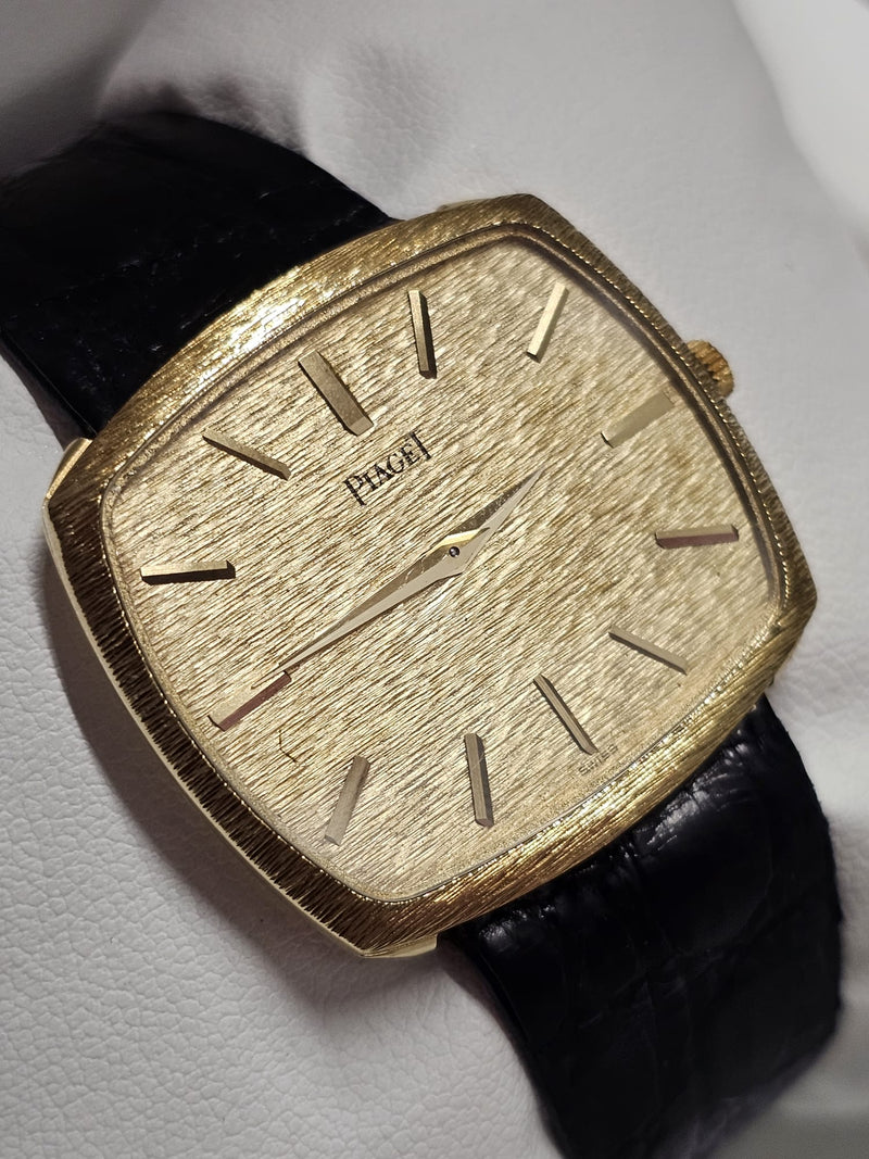 Piaget 18K Yellow Gold Unique Textured Dial Men's Wristwatch - $50K APR w/ COA!! APR 57