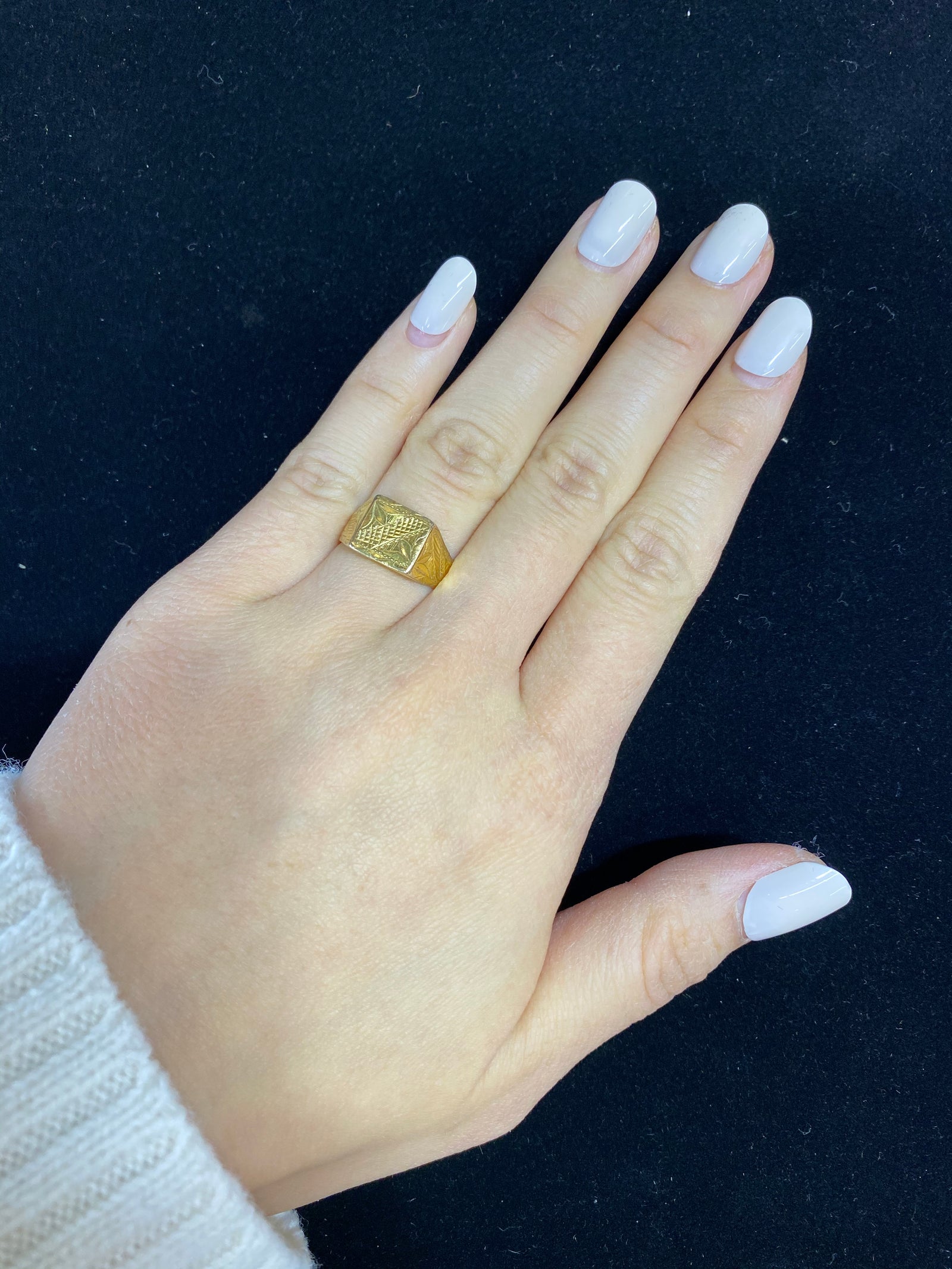 Antique gold signet ring womens 18k deals