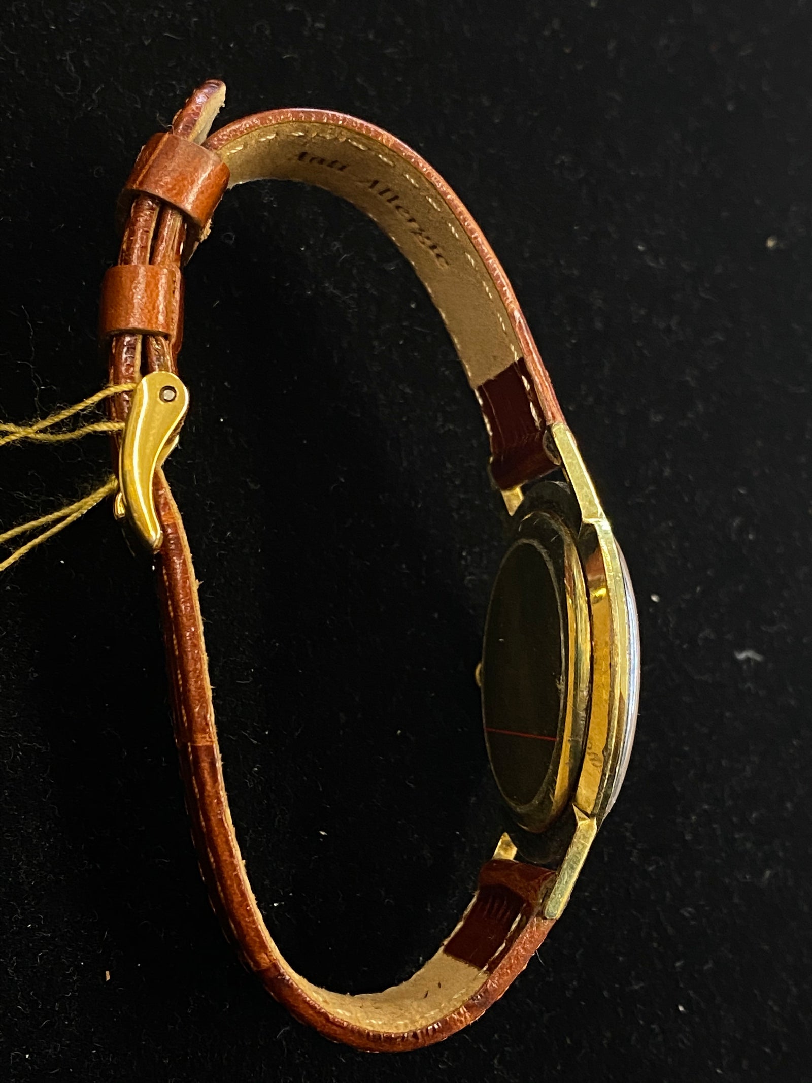 HILTON Incabloc Vintage 1955 Gold Tone 17 Jewel Mechanical Watch